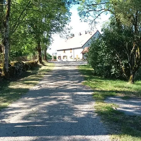 De La Saugiat Hébergement de vacances Le Fied
